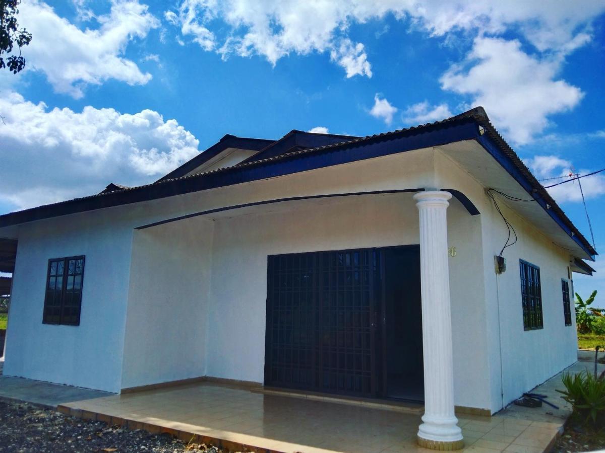 Casa Villa Homestay Sekinchan Buitenkant foto